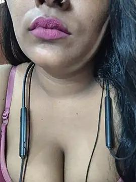 Jasmine Januja online show from 16, 7, 2026