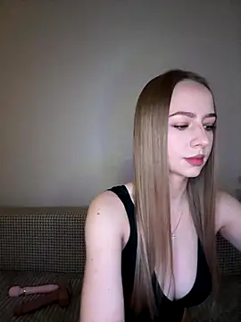 MissOyee online show from 14, 10, 2025