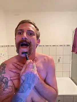 Snapshot of Rrzztt chatting on 4, 11, 2025 Rrzztt online show from 4, 11, 2025