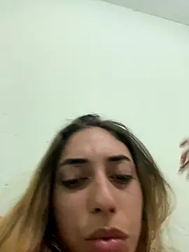 loirinhaaa online show from 9, 10, 2025