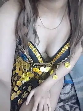 Snapshot of shahinaz-123 chatting on 5, 3, 2026 shahinaz-123 online show from 5, 3, 2026