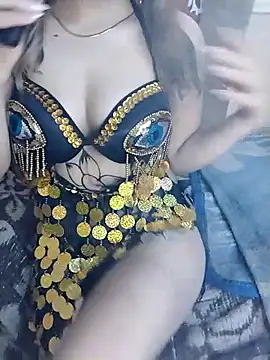 Snapshot of shahinaz-123 chatting on 7, 3, 2026 shahinaz-123 online show from 7, 3, 2026