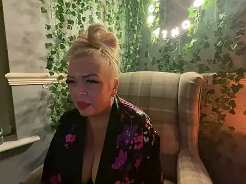 BonnyDesire online show from 29, 10, 2025