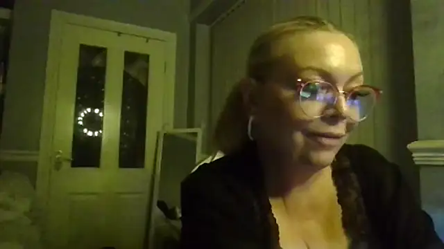 BonnyDesire online show from 17, 2, 2026