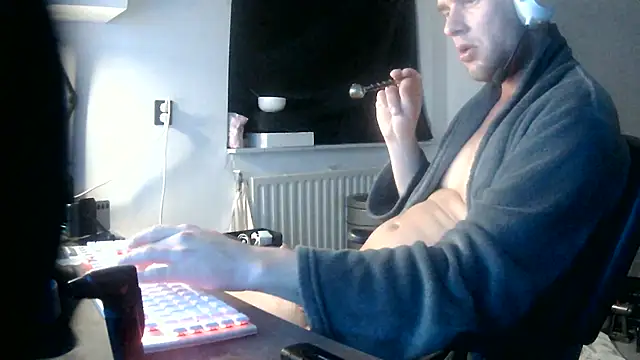 monty19cm online show from 18, 4, 2026