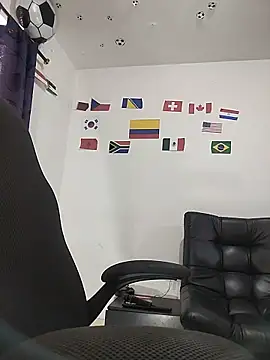 LucyDiamonds1 online show from 27, 6, 2026