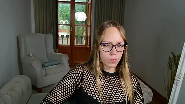 Naughty Kitti online show from 13, 10, 2025