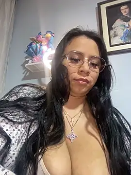 Snapshot of Rouus14 chatting on 14, 11, 2025 Rouus14 online show from 14, 11, 2025