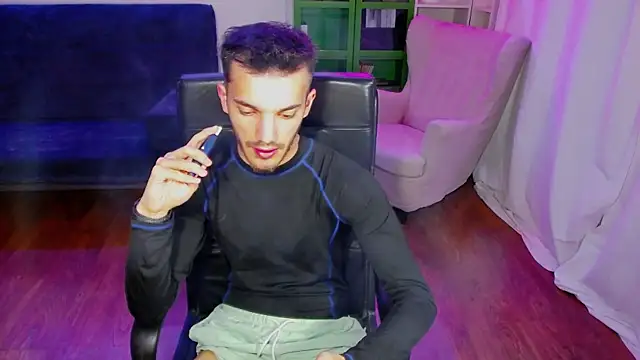DominicValente online show from 22, 10, 2025