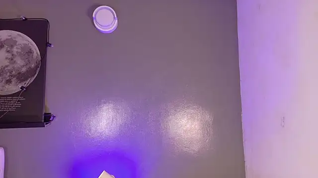 KeendraFox  online show from 4, 12, 2025