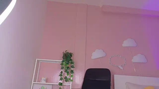 Snapshot of KeendraFox_ chatting on 17, 7, 2026 KeendraFox online show from 17, 7, 2026