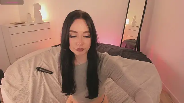 B Monica  online show from 24, 7, 2026