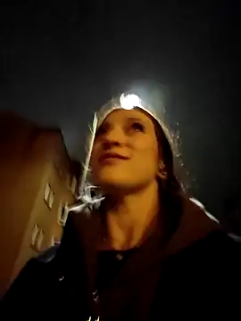 Snapshot of laradoom chatting on 20, 10, 2025 laradoom online show from 20, 10, 2025