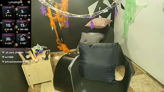 Snapshot of AgataThompson_ chatting on 28, 10, 2025 AgataThompson online show from 28, 10, 2025