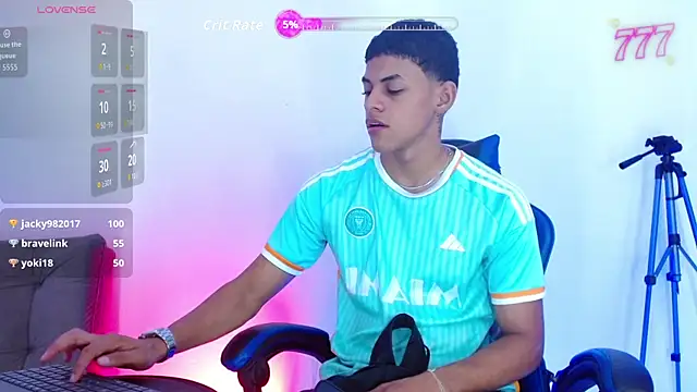 deivid bigcock1 online show from 24, 7, 2026