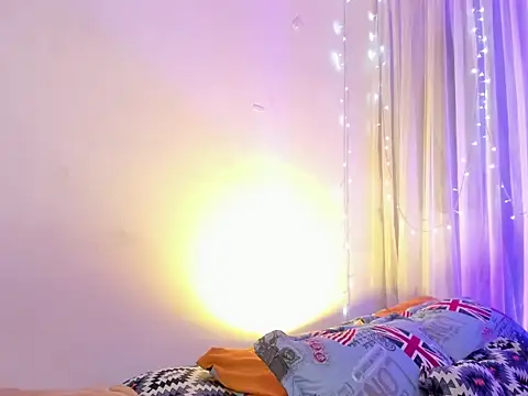 Snapshot of soy_anny_19 chatting on 5, 10, 2025 soy anny 19 online show from 5, 10, 2025