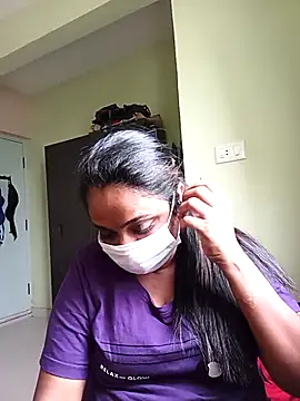 queendivya online show from 4, 10, 2025