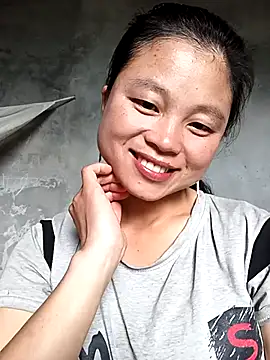 clara-cute online show from 19, 10, 2025