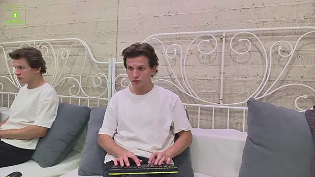 JesseCrosss online show from 23, 9, 2025