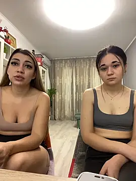 Snapshot of 18belleskinny chatting on 19, 10, 2025 18belleskinny online show from 19, 10, 2025