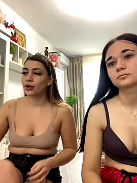 Snapshot of 18belleskinny chatting on 23, 10, 2025 18belleskinny online show from 23, 10, 2025