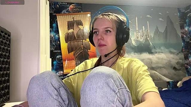 Elira Breeze online show from 19, 12, 2025