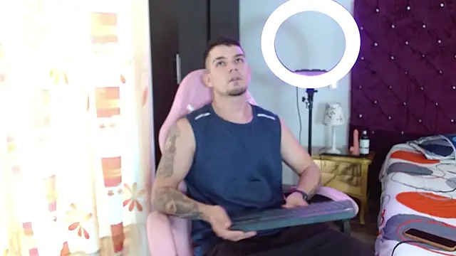 BooyHott  online show from 1, 11, 2025