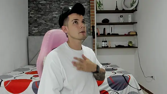 BooyHott  online show from 2, 3, 2026