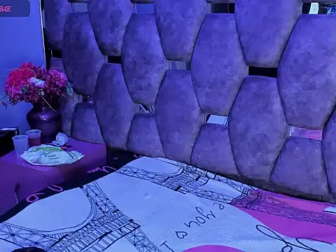 burbuja pink  online show from 13, 3, 2026