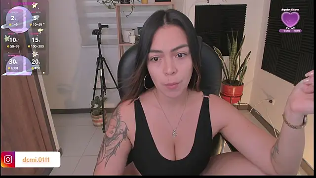 Snapshot of TaniaVelvet chatting on 10, 11, 2025 TaniaVelvet online show from 10, 11, 2025