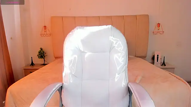 Maddy Rouse1 online show from 3, 10, 2025