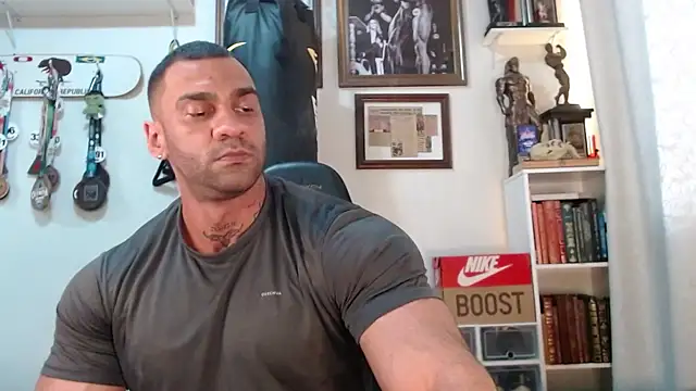 Snapshot of henryhadesflirt chatting on 21, 12, 2025 henryhadesflirt online show from 21, 12, 2025