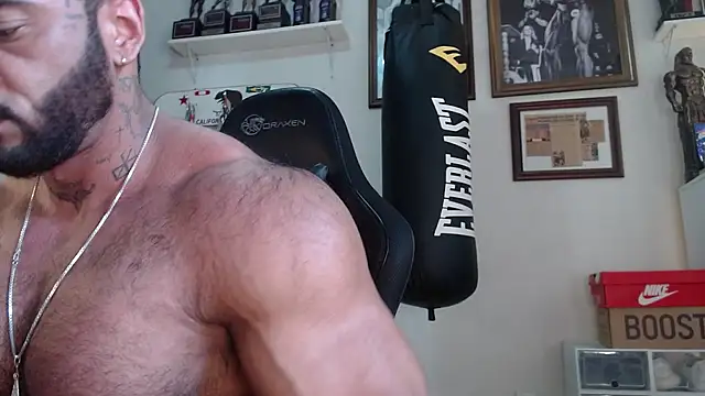 Snapshot of henryhadesflirt chatting on 5, 4, 2026 henryhadesflirt online show from 5, 4, 2026