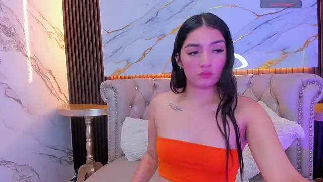 Snapshot of MIA_RUSSELL_ chatting on 4, 10, 2025 MIA RUSSELL  online show from 4, 10, 2025
