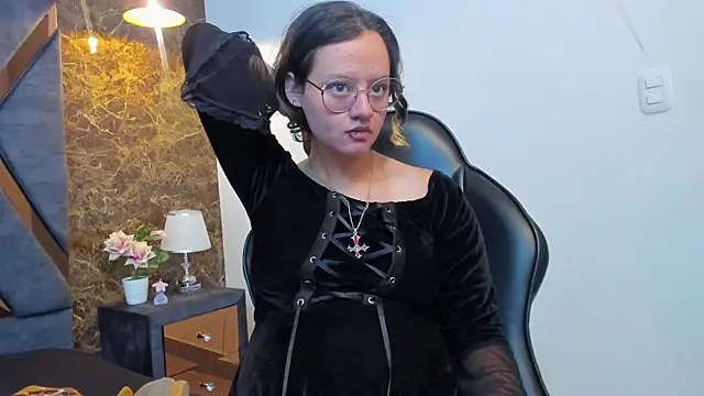 Asami Hattori online show from 18, 10, 2025
