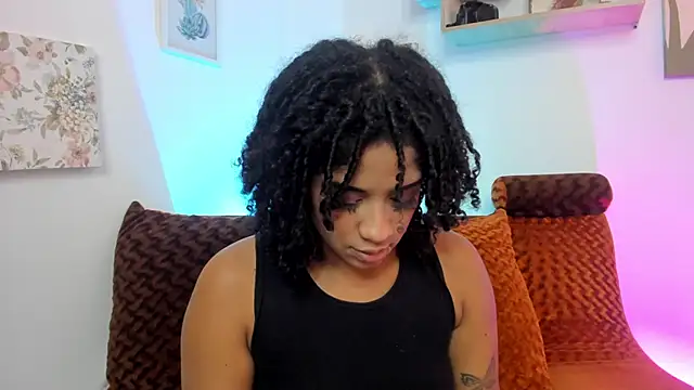 Snapshot of camilafoox7 chatting on 4, 12, 2025 camilafoox7 online show from 4, 12, 2025