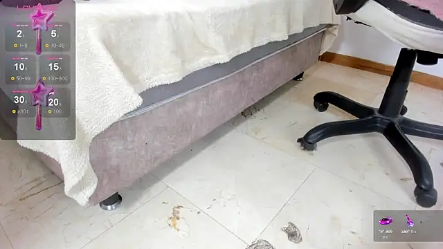 Snapshot of ZOE_ROSE4 chatting on 2, 10, 2025 ZOE ROSE4 online show from 2, 10, 2025