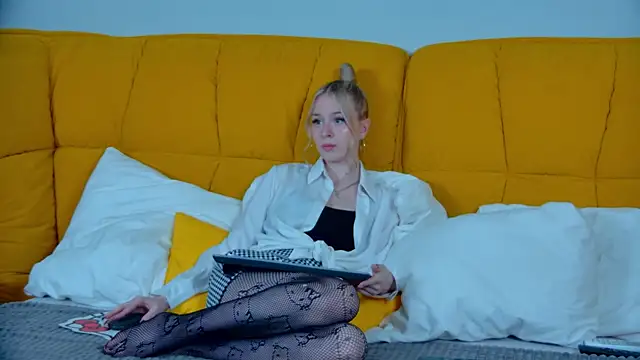 MiaGraces online show from 21, 10, 2025