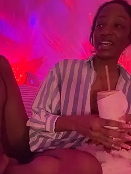 Snapshot of LoveDreaux chatting on 6, 3, 2026 LoveDreaux online show from 6, 3, 2026