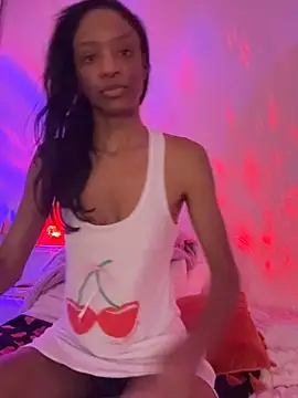 Snapshot of LoveDreaux chatting on 7, 3, 2026 LoveDreaux online show from 7, 3, 2026