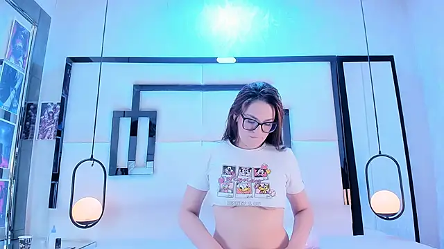 SerenaWild1 online show from 5, 10, 2025