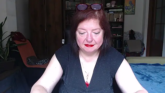Snapshot of Violet_Pulse chatting on 4, 7, 2026 Violet Pulse online show from 4, 7, 2026