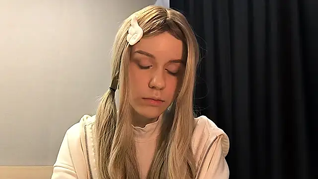 Snapshot of LesterHasting chatting on 10, 10, 2025 LesterHasting online show from 10, 10, 2025