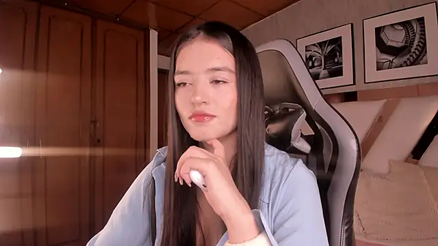 Snapshot of HaathorX chatting on 19, 12, 2025 HaathorX online show from 19, 12, 2025