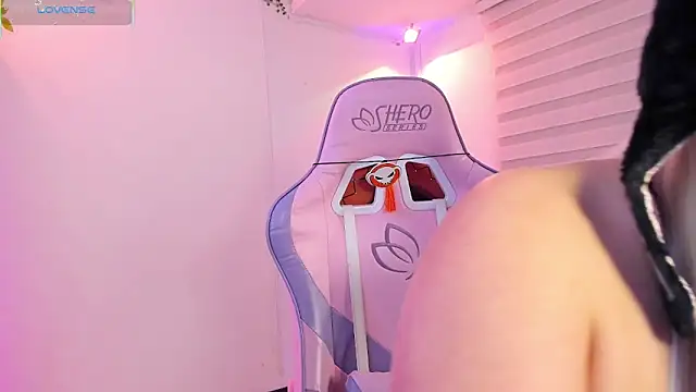 Snapshot of Berrykww_ chatting on 4, 10, 2025 Berrykww online show from 4, 10, 2025