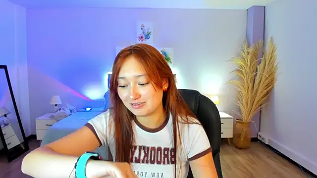 Snapshot of Samara_Hilton_2 chatting on 24, 9, 2025 Samara Hilton 2 online show from 24, 9, 2025