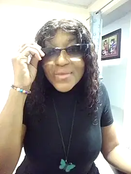 Snapshot of SONDRADAYAN chatting on 3, 10, 2025 SONDRADAYAN online show from 3, 10, 2025