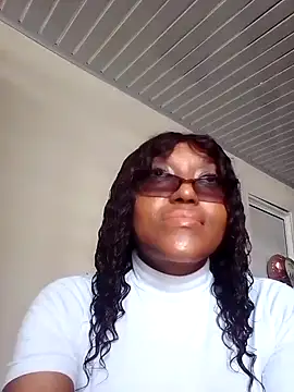 Snapshot of SONDRADAYAN chatting on 3, 10, 2025 SONDRADAYAN online show from 3, 10, 2025