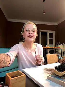 Snapshot of tacodeluxxxe chatting on 15, 10, 2025 tacodeluxxxe online show from 15, 10, 2025