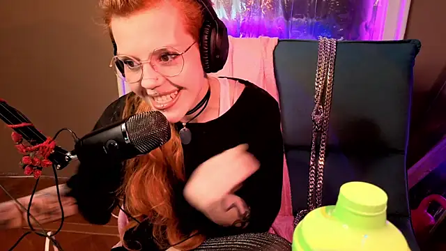 Snapshot of tacodeluxxxe chatting on 8, 3, 2026 tacodeluxxxe online show from 8, 3, 2026